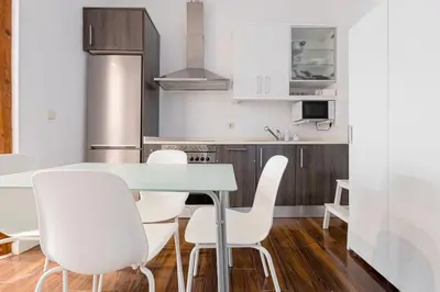 Una cocina o zona de cocina en Flat next to the Paseo del Prado with balcony - A5