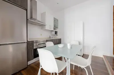 Una cocina o zona de cocina en Flat next to the Paseo del Prado with balcony - A5