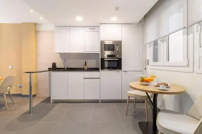 Una cocina o zona de cocina en Amazing new duplex for 4