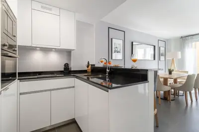Una cocina o zona de cocina en Amazing private terrace 2 BR