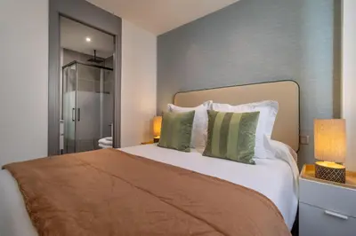 Cama o camas de una habitación en Fresh 2-Bed Apartment for 3 in La Latina