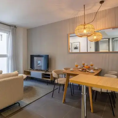Fresh 2-Bed Apartment for 3 in La Latina