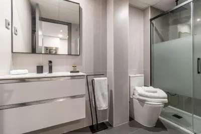 Un baño de Cozy Studio for 2 in Central Madrid