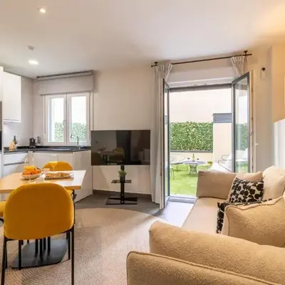 Modern 1-Bed Apartment with Private Terrace