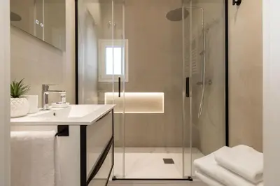 Un baño de Cozy 2-Bed Apartment for 4 in Central Madrid