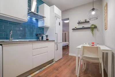 Una cocina o zona de cocina en Cozy apartment-1Bedroom 1Bathroom-Lavapiés
