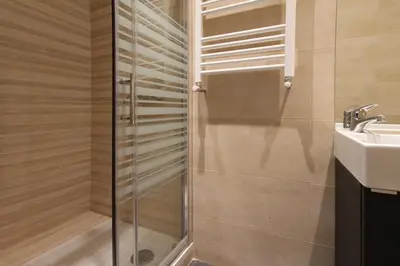 Un baño de Apartamentos Dali Madrid