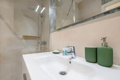 Un baño de Chic cozy renovated 2bedr2bath apt - Chamberí