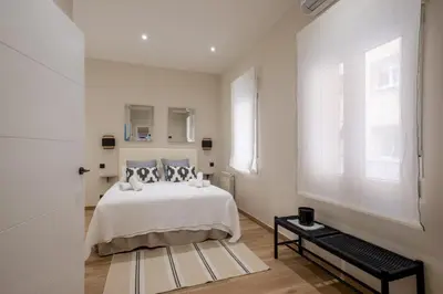 Cama o camas de una habitación en Chic Bright renovated 2BD2BTH apt - CHAMBERI