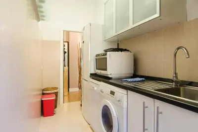 Una cocina o zona de cocina en Bright Cozy - Retiro Madrid city centre