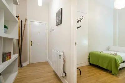 Cama o camas de una habitación en Bright Cozy - Retiro Madrid city centre