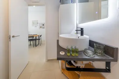 Una cocina o zona de cocina en Modern and Cozy - 2 Bedrooms 1 Bathroom - Lavapiés