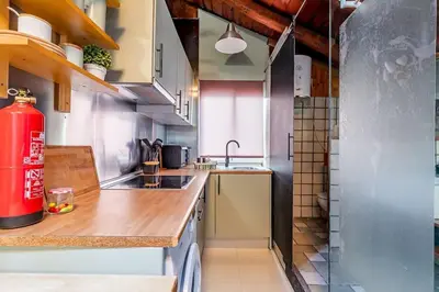 Una cocina o zona de cocina en Maravilloso estudio en Chamberi. Metro Quevedo
