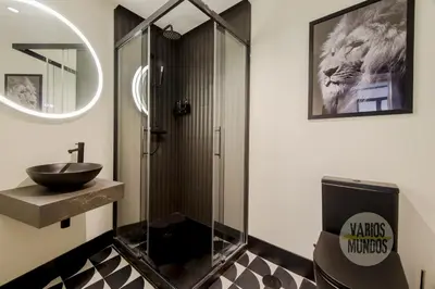 Un baño de Deluxe Apt en el centro de Madrid para 9pax E3