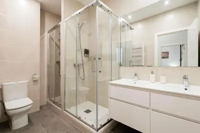 Un baño de Atocha3 Superb Location - 4Bedrooms 2 Baths