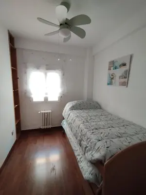Cama o camas de una habitación en Piso luminoso en Madrid Rio