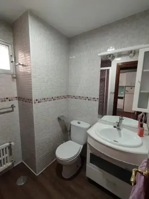 Un baño de Piso luminoso en Madrid Rio
