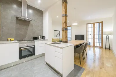 Una cocina o zona de cocina en GuestReady - Madrid Urban Retreat
