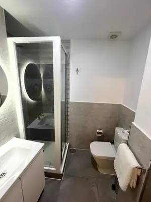 Un baño de Gran Vía Urban Apartments