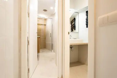 Un baño de Apartamento Silvela Duplex en Madrid