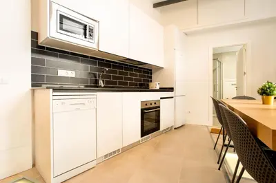 Una cocina o zona de cocina en Apartamento Silvela Duplex en Madrid