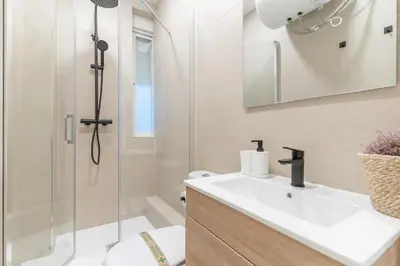 Un baño de Modern and cozy-1Bedroom 1Bathroom-Azca