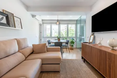 Una televisión o centro de entretenimiento en Modern and Bright - 1Bedroom 1Bathroom - Salamanca