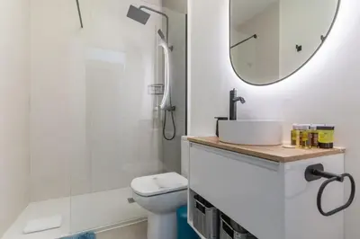 Un baño de Cozy and Executive-2Bedrooms 1Bathroom-Las Letras