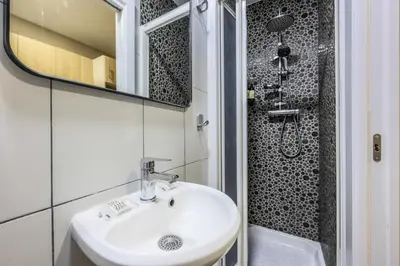 Un baño de Amazinn Stay Madrid Chamberí