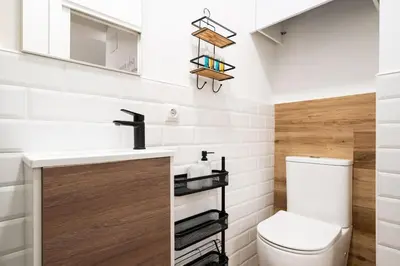 Un baño de Stylish 1 bedroom apartment in Barrio Salamanca (Pardinas)