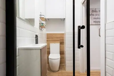 Un baño de Stylish 1 bedroom apartment in Barrio Salamanca (Pardinas)