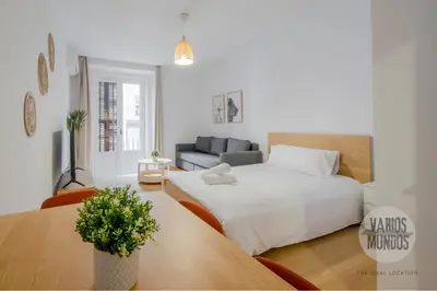 Cama o camas de una habitación en Tu balcón en Madrid para 3, Carretas 25