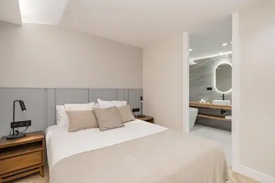 Cama o camas de una habitación en Location, Luxury & Style Best 4Bed in Madrid