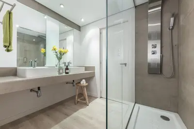 Un baño de Homeclub Apartment at Plaza Colon XXIII
