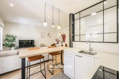 Una cocina o zona de cocina en MyHouseSpain - Renovado y luminoso apartamento