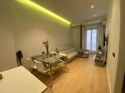 Zona de estar de Apto Chueca 1 dormitorio. 2 baños