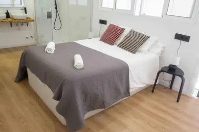 Cama o camas de una habitación en Modern and cozy flat in La Latina - 2 double beds