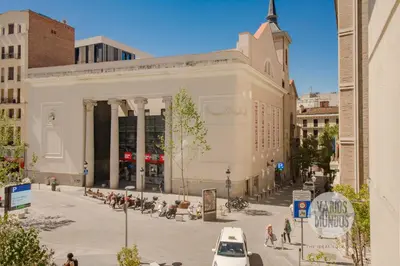 Edificio en el que se encuentra el apartamento