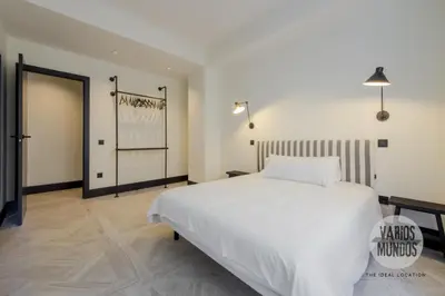 Cama o camas de una habitación en Un Madrid histórico para 4, en Plaza del Carmen E2