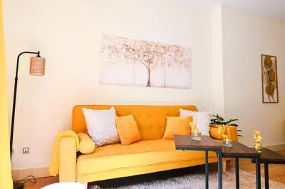 Zona de estar de For You Rentals Apartamento TEMPORAL con Estilo y Comodidad en Madrid ERO140