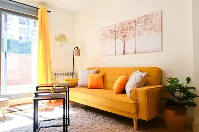 Zona de estar de For You Rentals Apartamento TEMPORAL con Estilo y Comodidad en Madrid ERO140