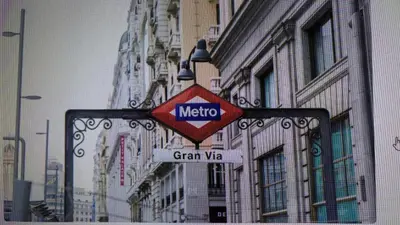 Certificado, premio, señal o documento que está expuesto en Chueca Gran Vía