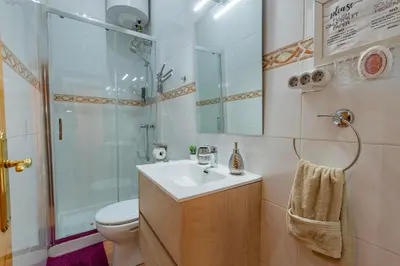 Un baño de El Chaflán de Vallecas
