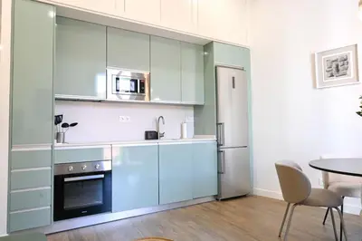Una cocina o zona de cocina en For You Rentals Céntrico y Luminoso Apartamento TEMPORAL en Madrid EST22
