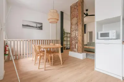 Una cocina o zona de cocina en Modern Duplex-2Bedrooms 3Baths-Palacio