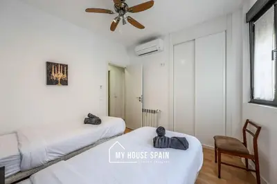 Cama o camas de una habitación en MyHouseSpain - Tranquilo piso cerca de Sol