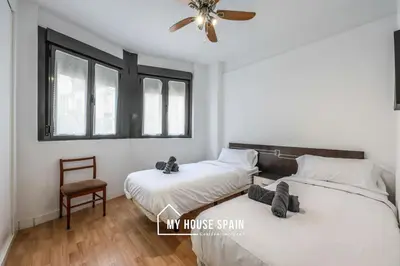 Cama o camas de una habitación en MyHouseSpain - Tranquilo piso cerca de Sol