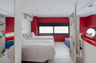 Cama o camas de una habitación en Atractive duplex next to Retiro Park - L4