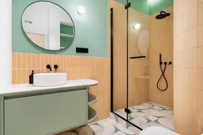 Un baño de Chueca Fuencarral - 5 Bdrms 5 Baths 12 pax