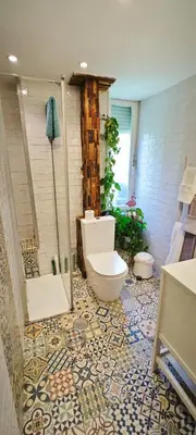 Un baño de Luminoso Apartamento de Diseño en Paseo Imperial